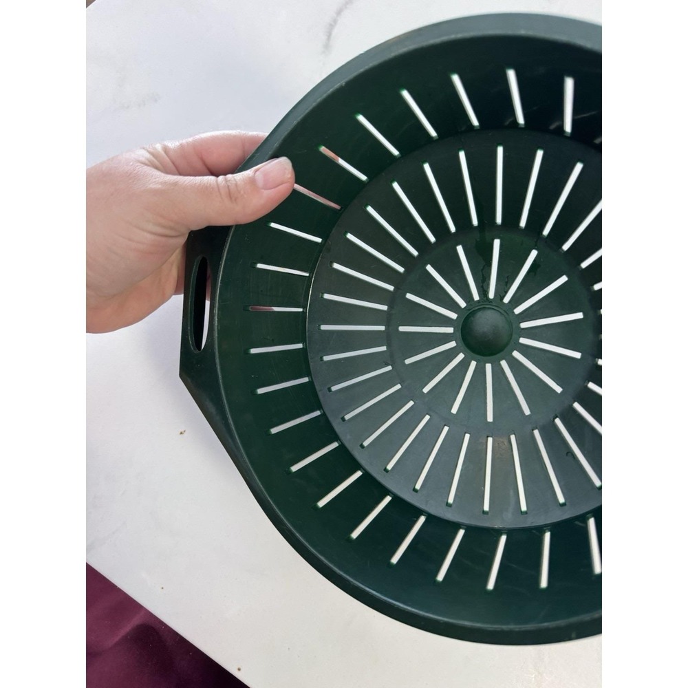Vintage Colander Green Hard Plastic Durable Timeless Throw Back Great Condition - Picture 12 of 12
